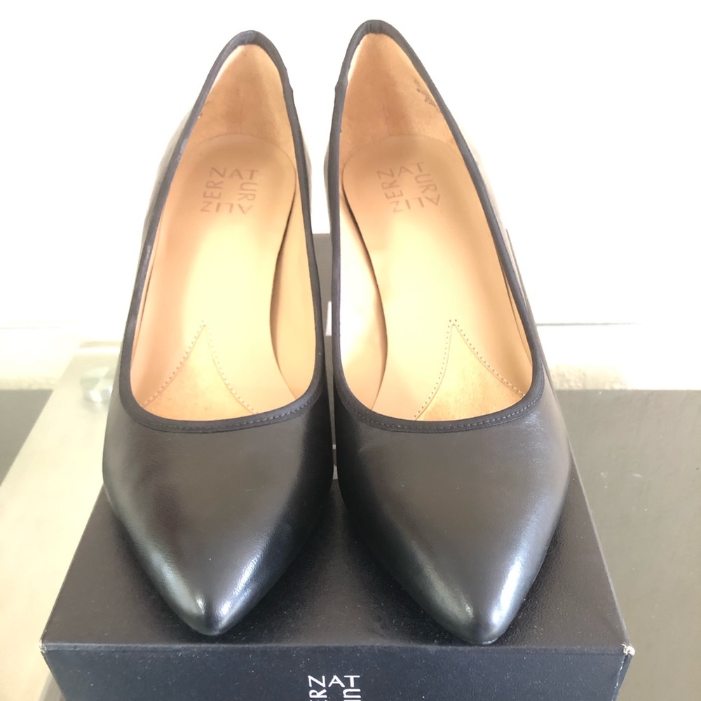 Naturalized Oden Black Leather Women Size 8 1/2 M